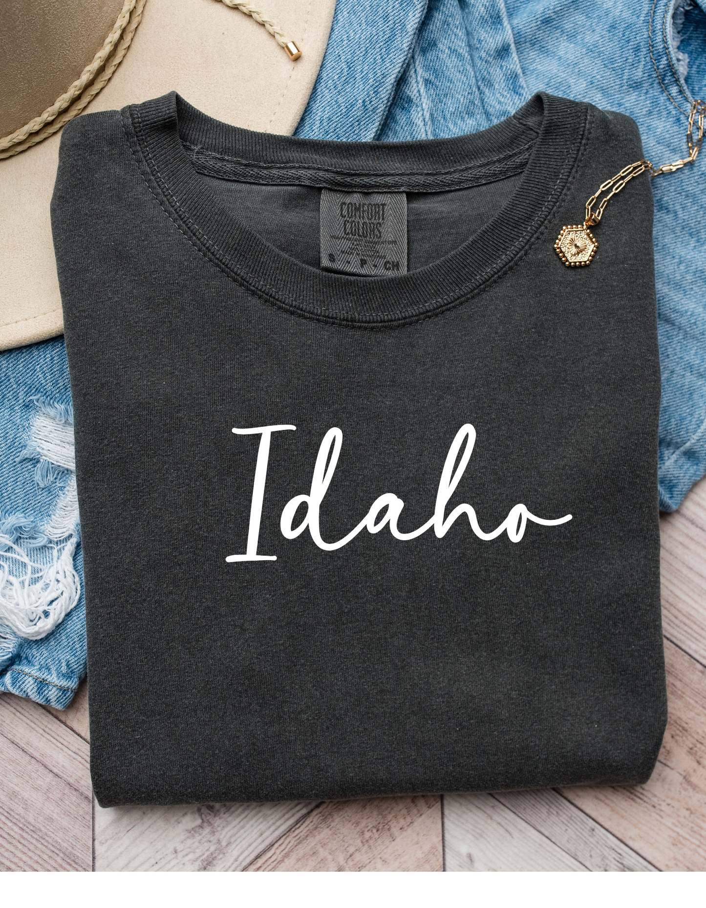 Cursive Idaho Comfort T-Shirt